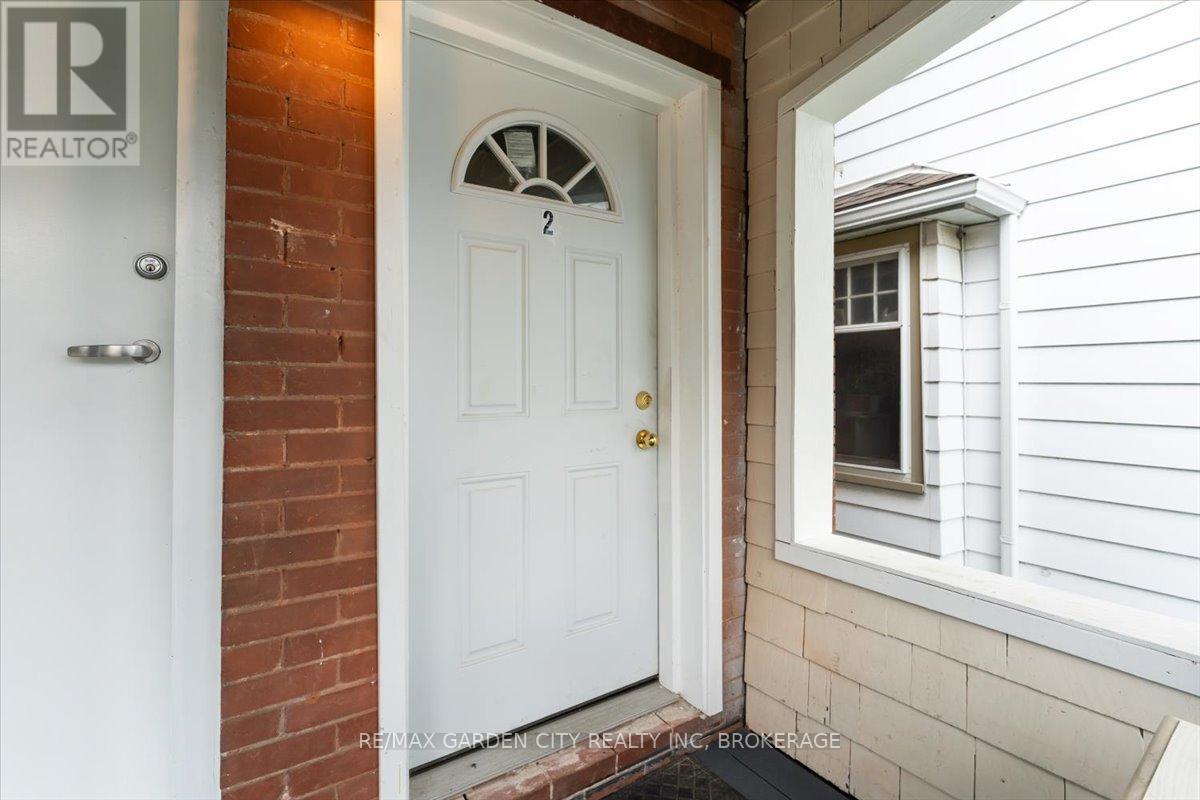 43 York Street, St. Catharines, Ontario  L2R 6C2 - Photo 12 - X12283294