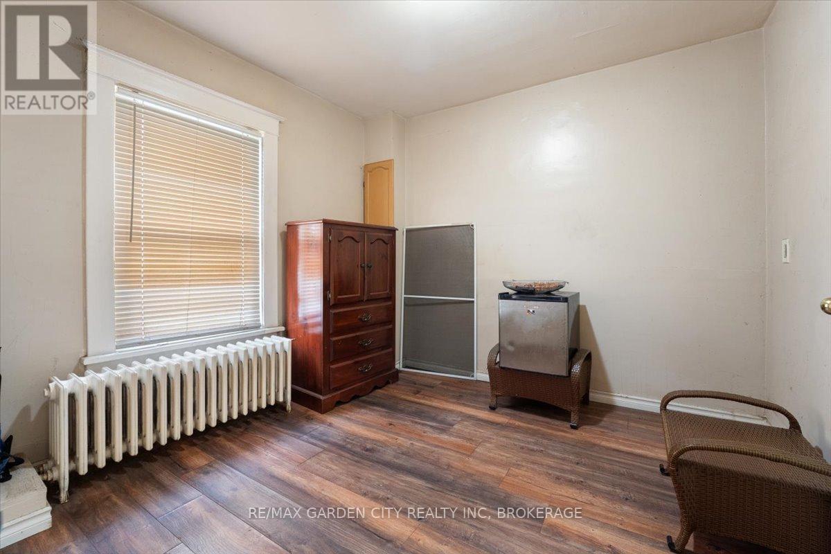 43 York Street, St. Catharines, Ontario  L2R 6C2 - Photo 16 - X12283294