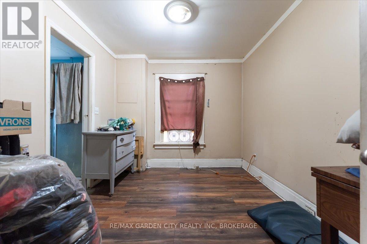 43 York Street, St. Catharines, Ontario  L2R 6C2 - Photo 18 - X12283294