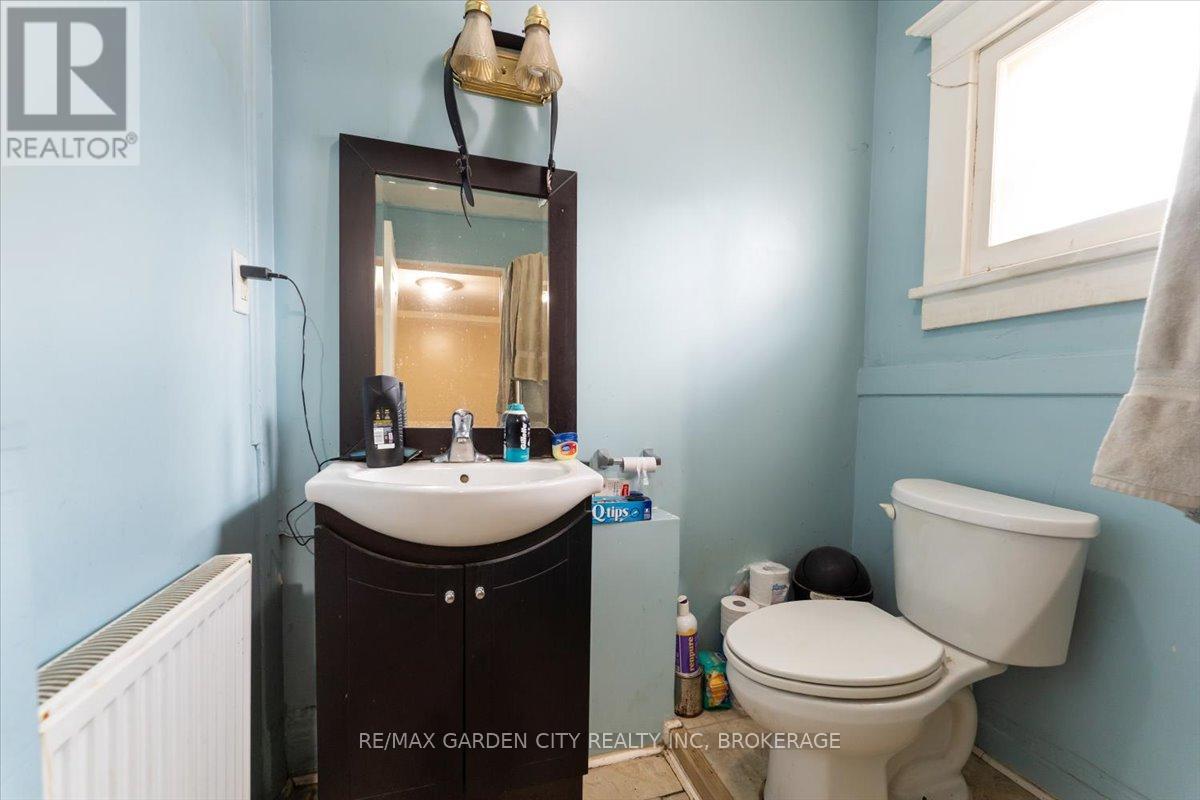 43 York Street, St. Catharines, Ontario  L2R 6C2 - Photo 19 - X12283294