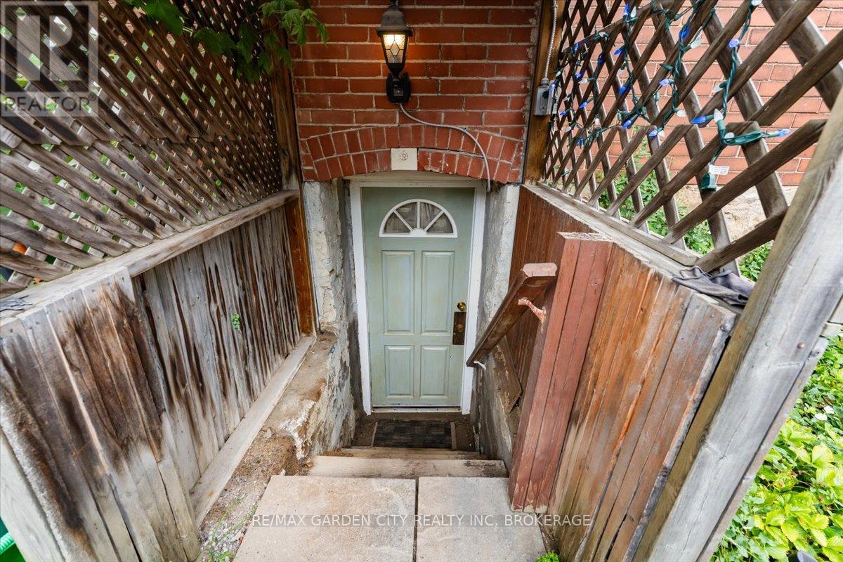 43 York Street, St. Catharines, Ontario  L2R 6C2 - Photo 20 - X12283294