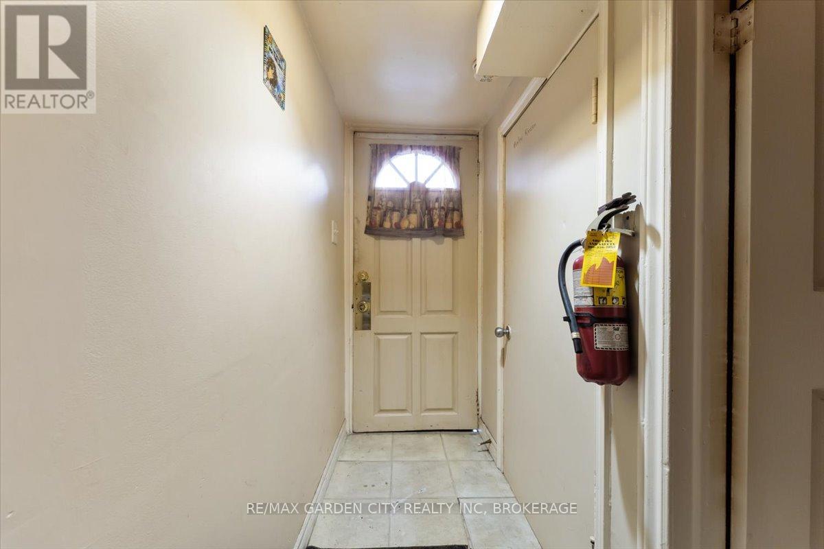 43 York Street, St. Catharines, Ontario  L2R 6C2 - Photo 21 - X12283294
