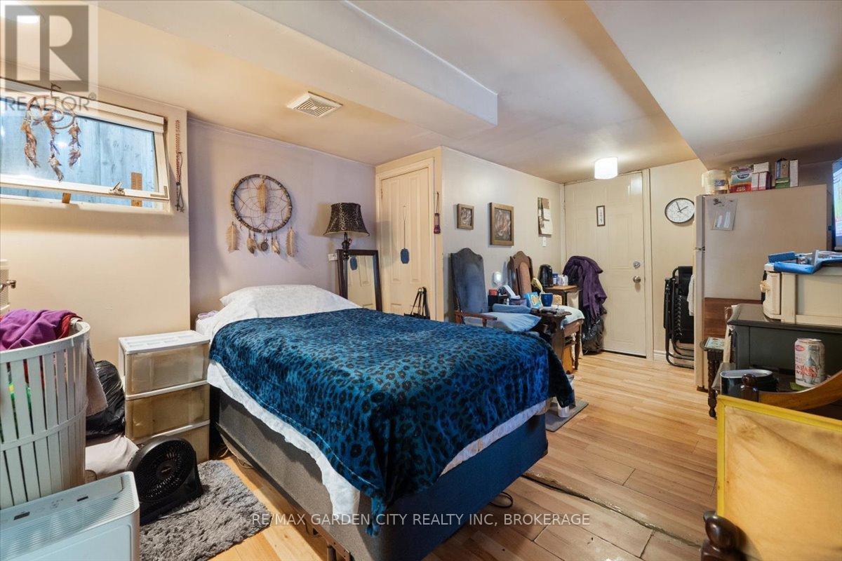 43 York Street, St. Catharines, Ontario  L2R 6C2 - Photo 25 - X12283294