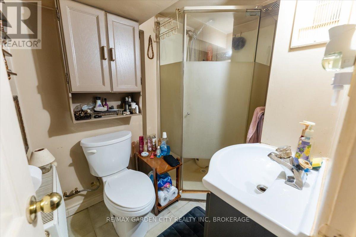 43 York Street, St. Catharines, Ontario  L2R 6C2 - Photo 26 - X12283294