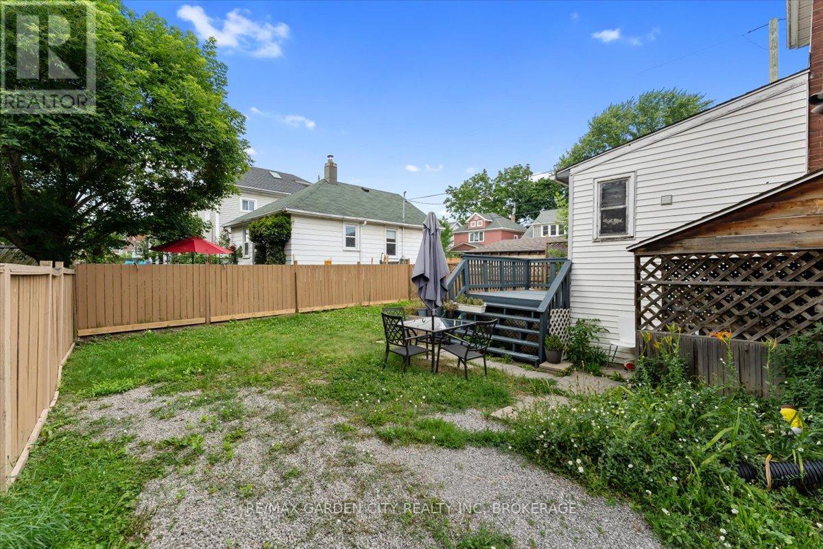 43 York Street, St. Catharines, Ontario  L2R 6C2 - Photo 28 - X12283294