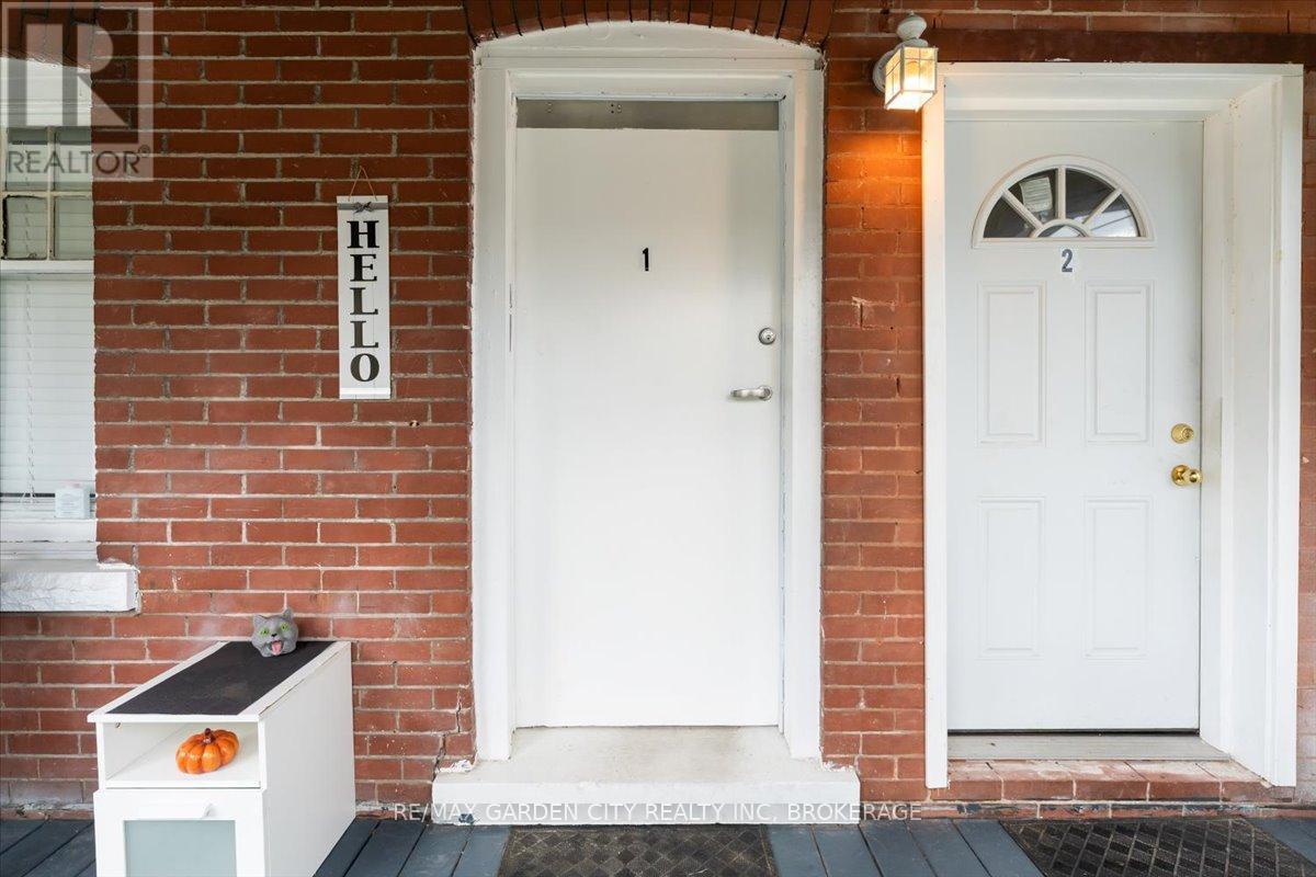 43 York Street, St. Catharines, Ontario  L2R 6C2 - Photo 3 - X12283294