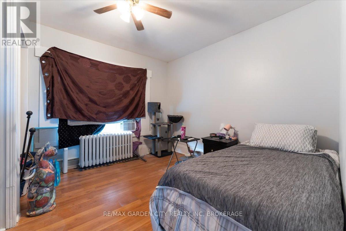 43 York Street, St. Catharines, Ontario  L2R 6C2 - Photo 8 - X12283294