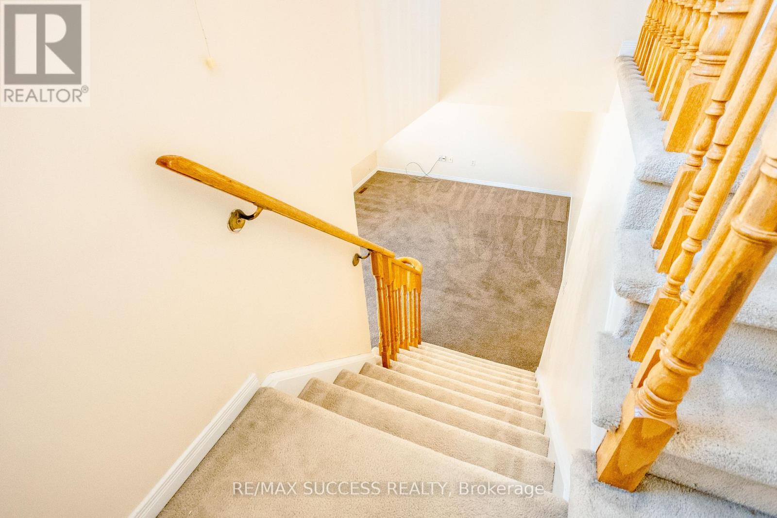 Property at 384 FLAGSTONE WAY image 5