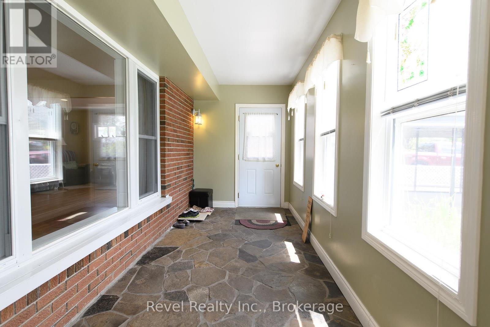 Property at 7 WHIPPS COURT image 4
