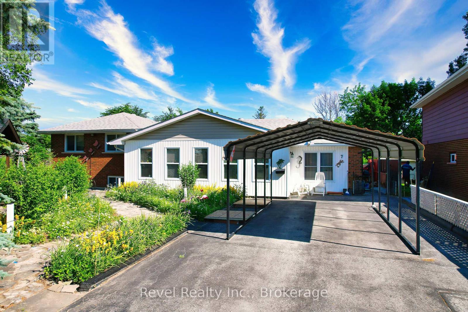 Property at 7 WHIPPS COURT image 1