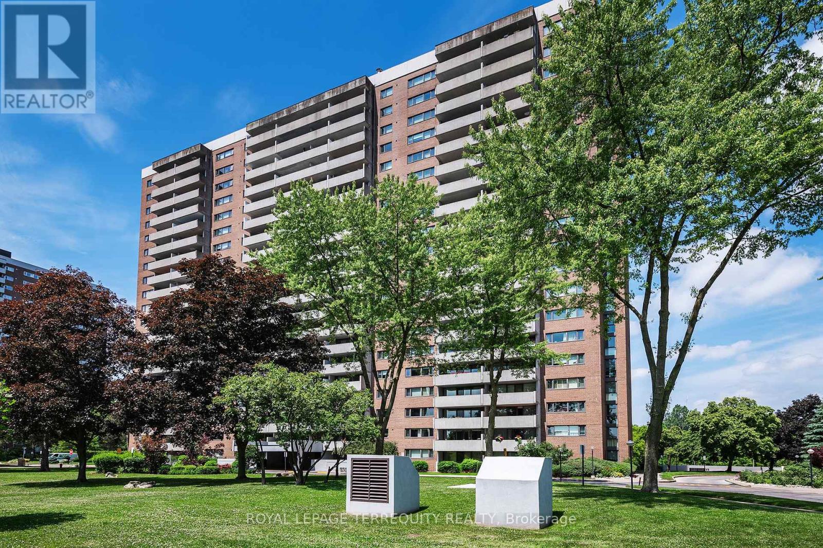 Property at 1802 - 260 SCARLETT ROAD image 1