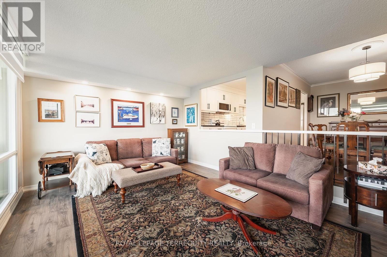 Property at 1802 - 260 SCARLETT ROAD image 4