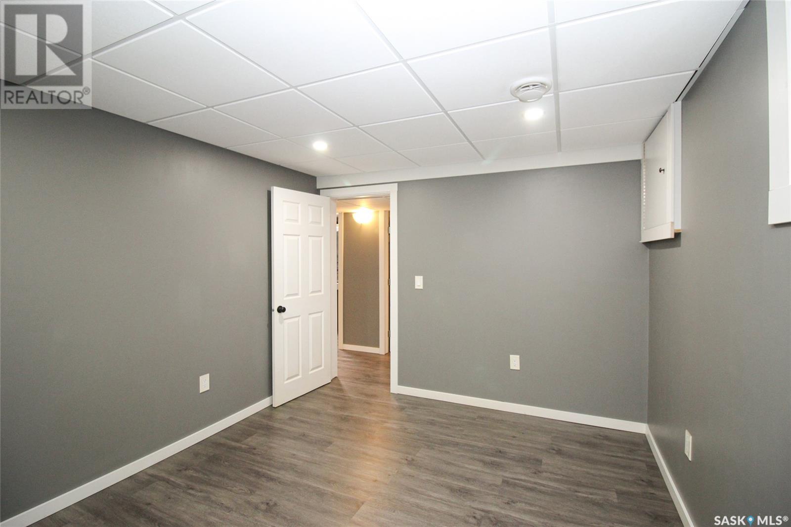 420 1st Street W, Shaunavon, Saskatchewan  S0N 2M0 - Photo 33 - SK003375