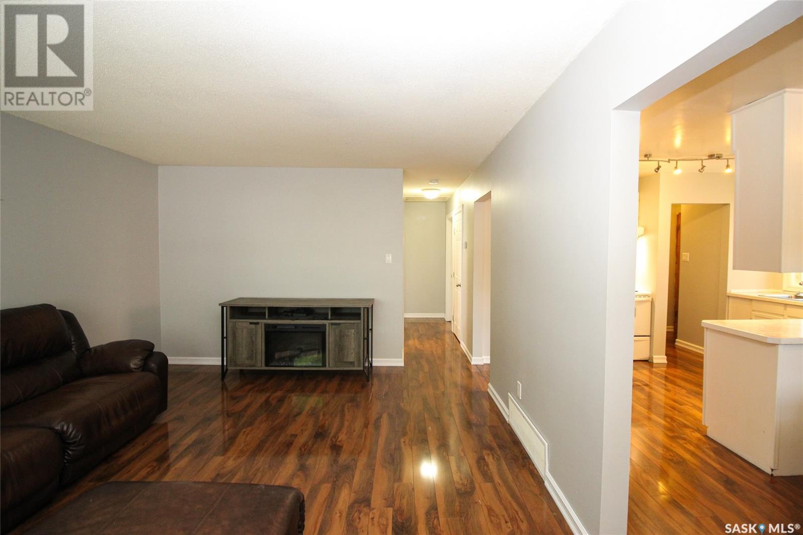 420 1st Street W, Shaunavon, Saskatchewan  S0N 2M0 - Photo 4 - SK003375