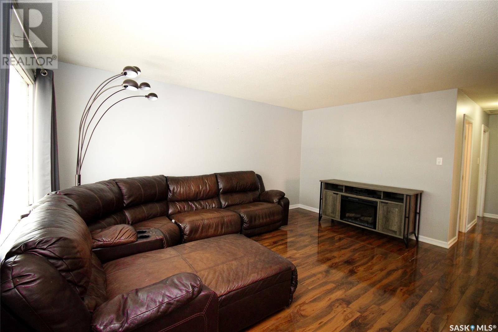 420 1st Street W, Shaunavon, Saskatchewan  S0N 2M0 - Photo 7 - SK003375