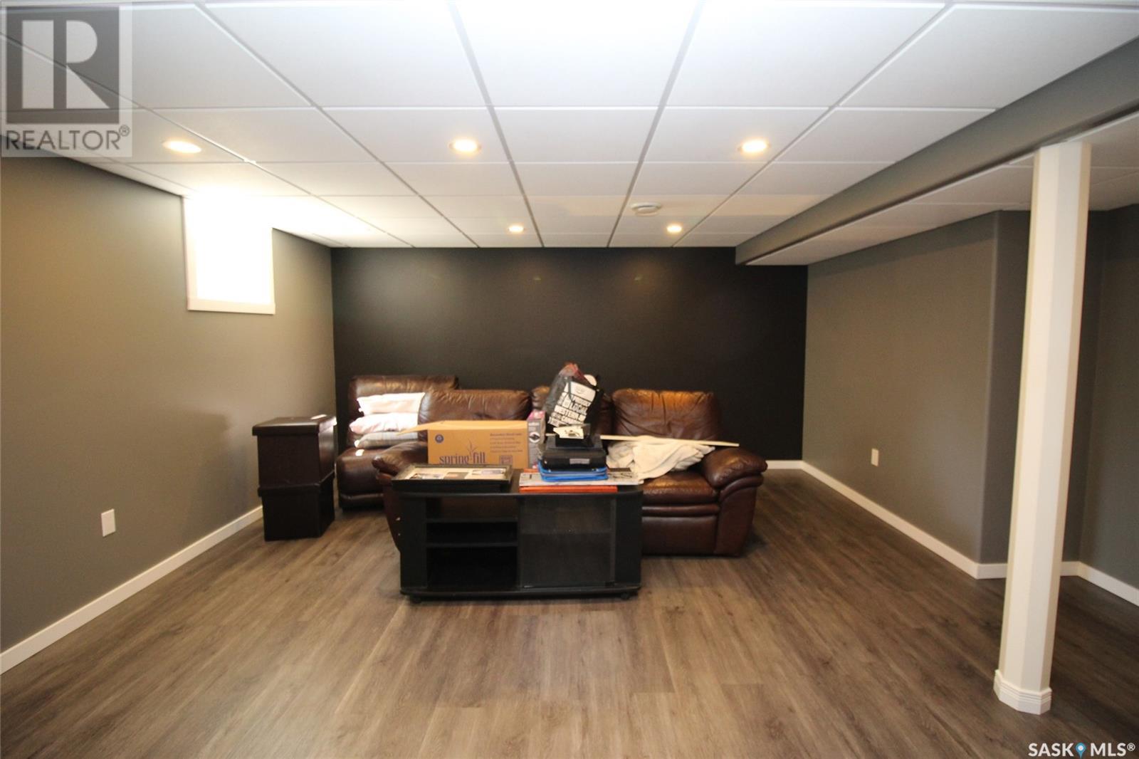 420 1st Street W, Shaunavon, Saskatchewan  S0N 2M0 - Photo 25 - SK003375