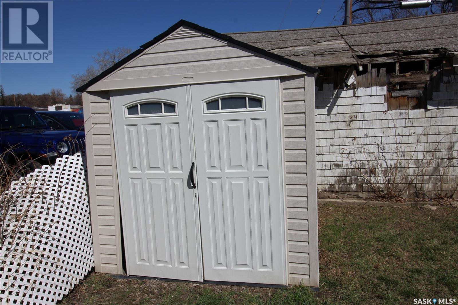 420 1st Street W, Shaunavon, Saskatchewan  S0N 2M0 - Photo 42 - SK003375
