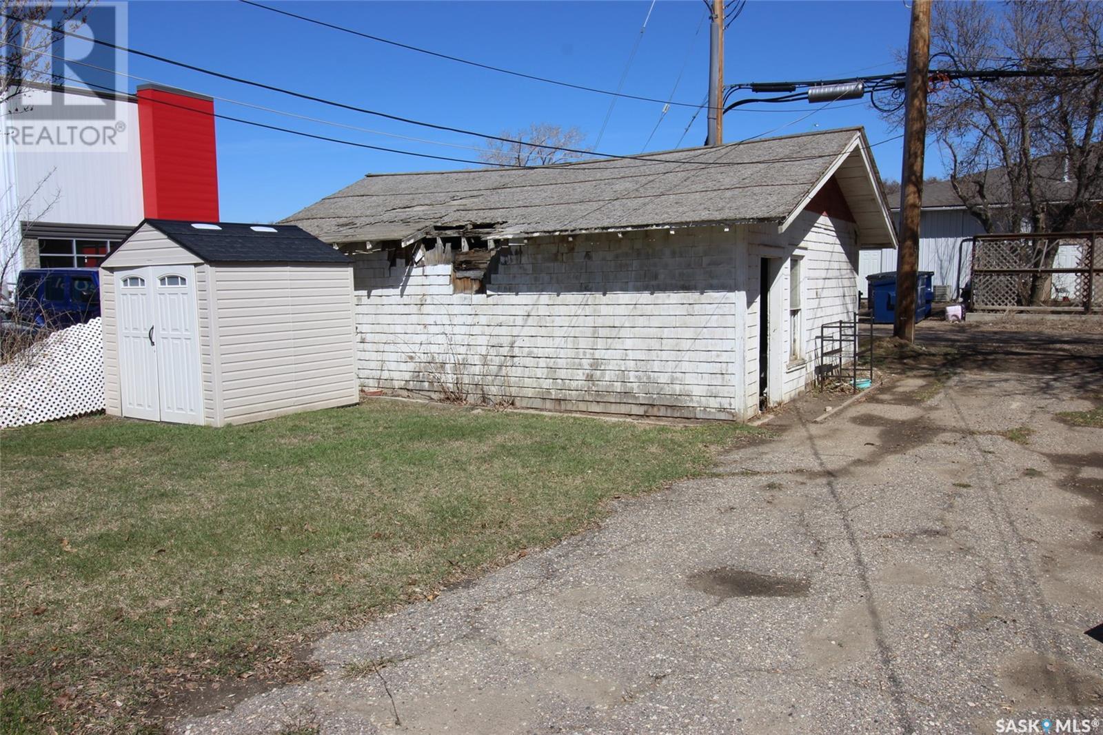 420 1st Street W, Shaunavon, Saskatchewan  S0N 2M0 - Photo 41 - SK003375