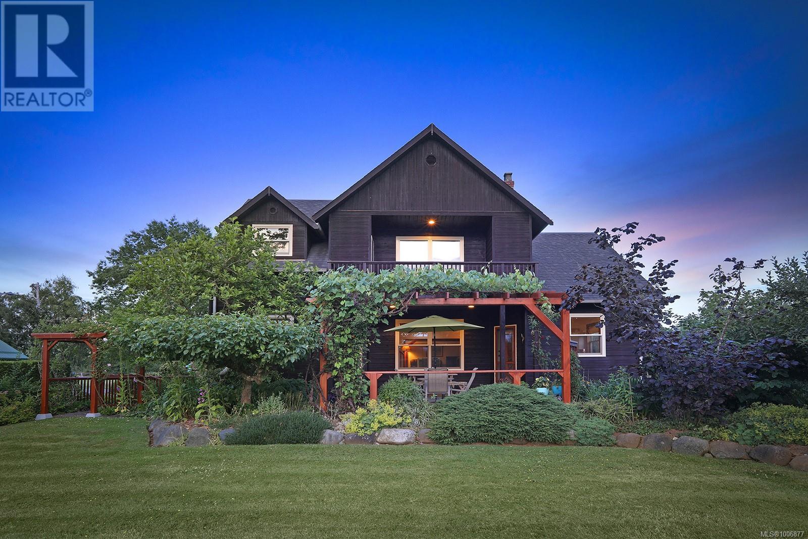 3713 Dove Creek Rd, Courtenay, British Columbia