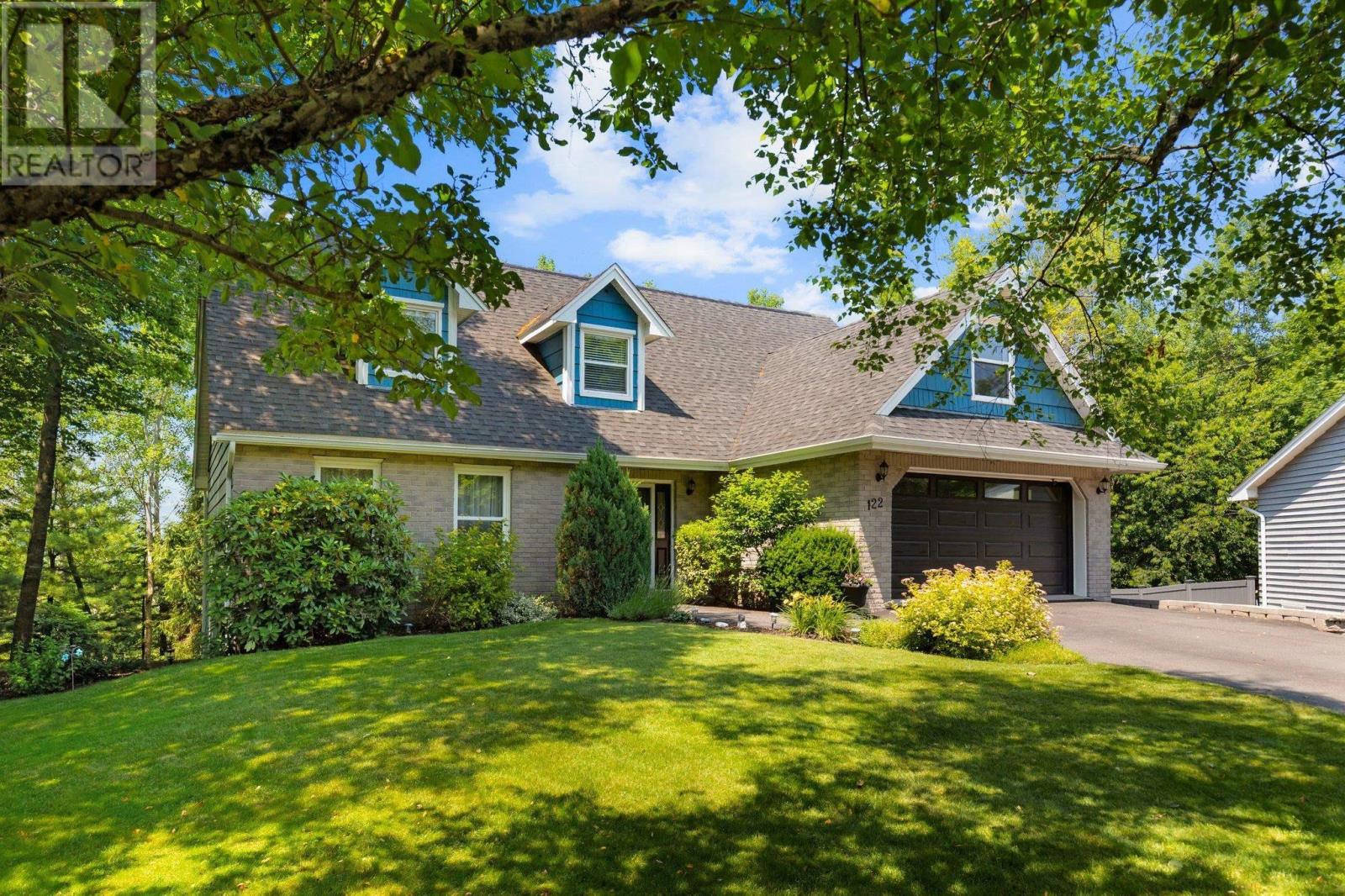 Property at 122 Riverview Crescent image 2