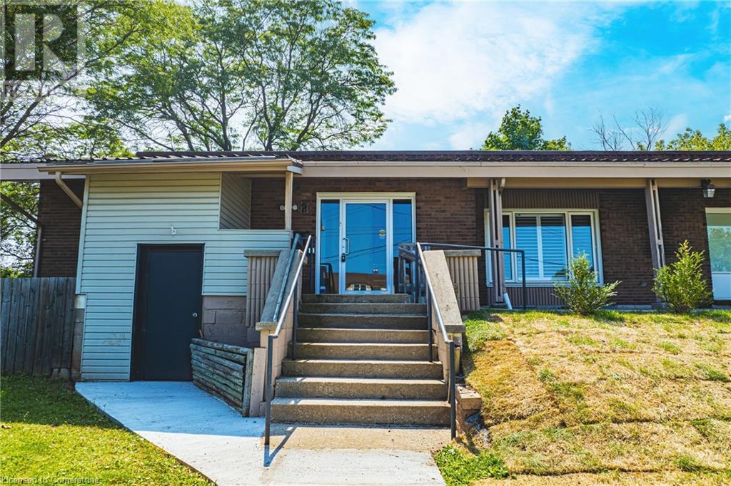 2 Heath Street, Hamilton, Ontario  L8H 3Y5 - Photo 4 - 40690667