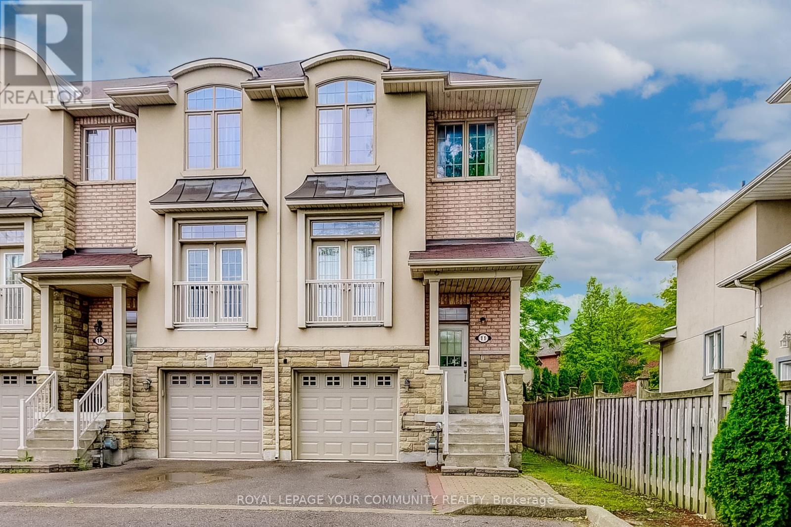 Property at 11 - 9205 BATHURST STREET image 1