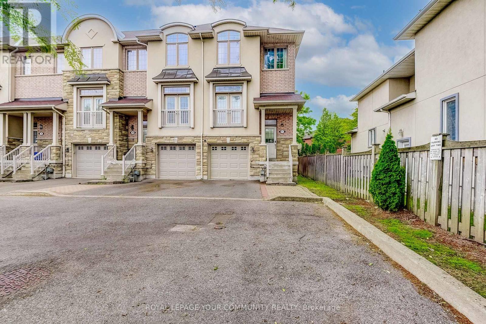 Property at 11 - 9205 BATHURST STREET image 2