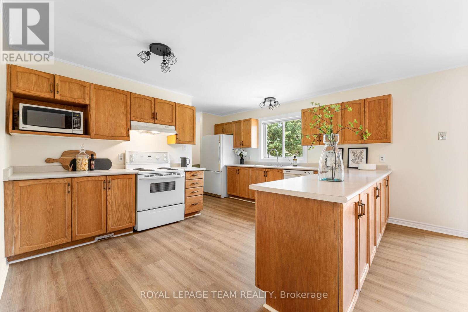 106 Porcupine Trail, Ottawa, Ontario  K0A 1T0 - Photo 12 - X12283348