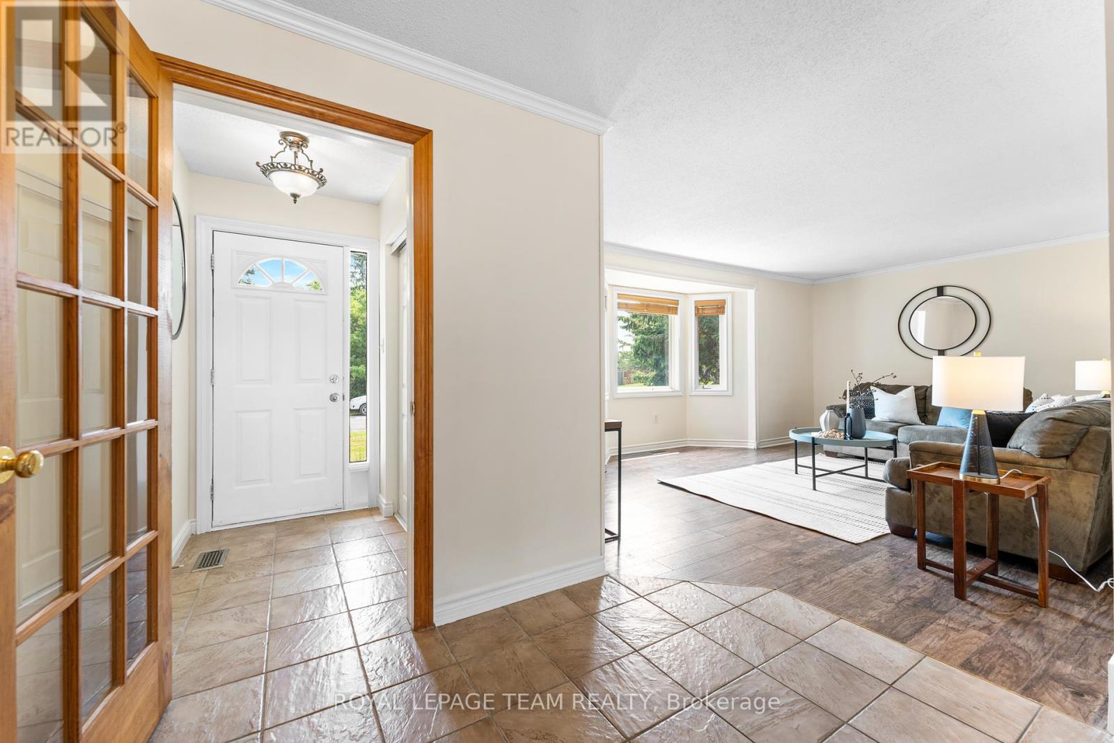 106 Porcupine Trail, Ottawa, Ontario  K0A 1T0 - Photo 3 - X12283348