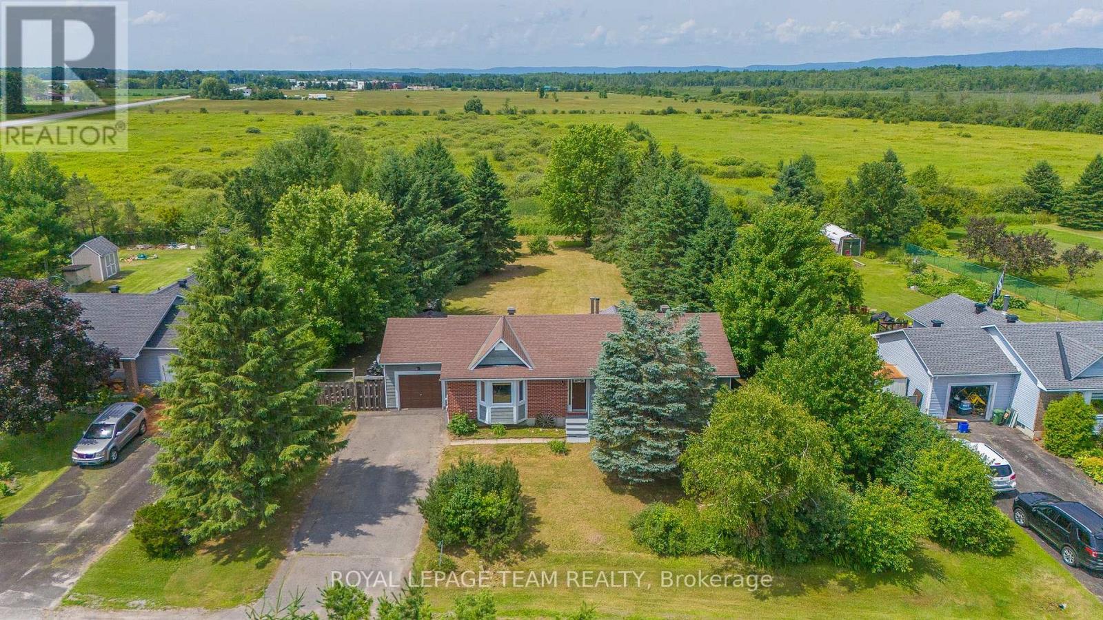 106 Porcupine Trail, Ottawa, Ontario  K0A 1T0 - Photo 49 - X12283348