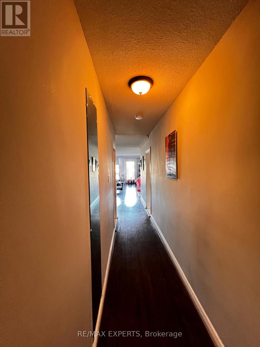 3 - 152 Overbrook Place, Toronto, Ontario  M3H 4P9 - Photo 2 - C12283244