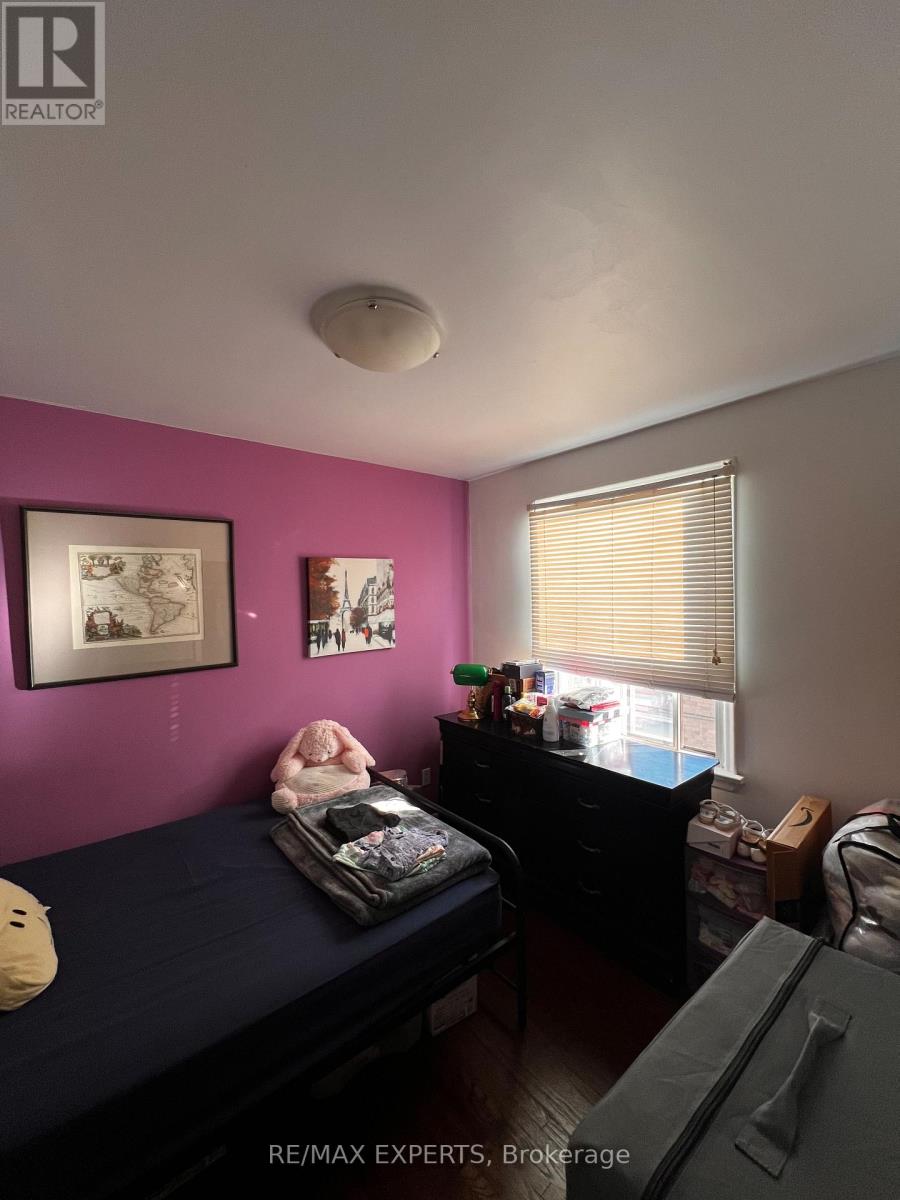 3 - 152 Overbrook Place, Toronto, Ontario  M3H 4P9 - Photo 9 - C12283244