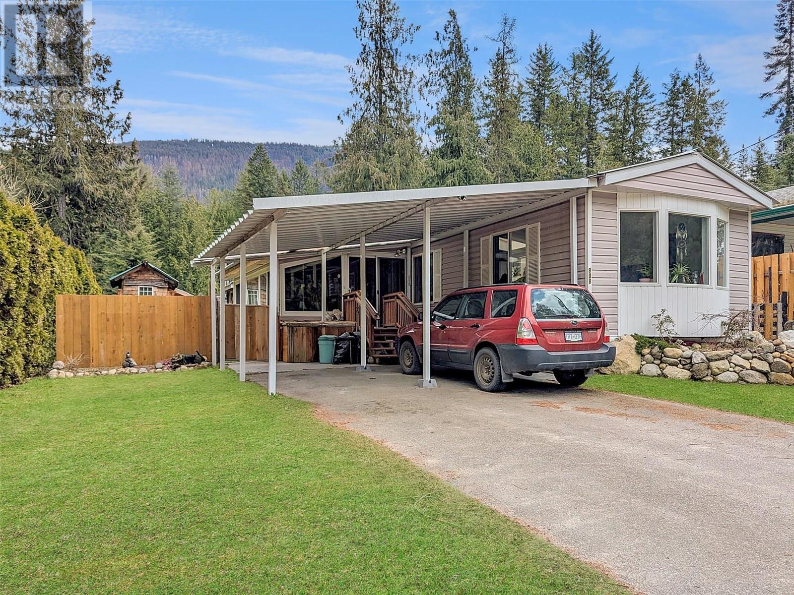 808 Nelson Street, slocan, British Columbia