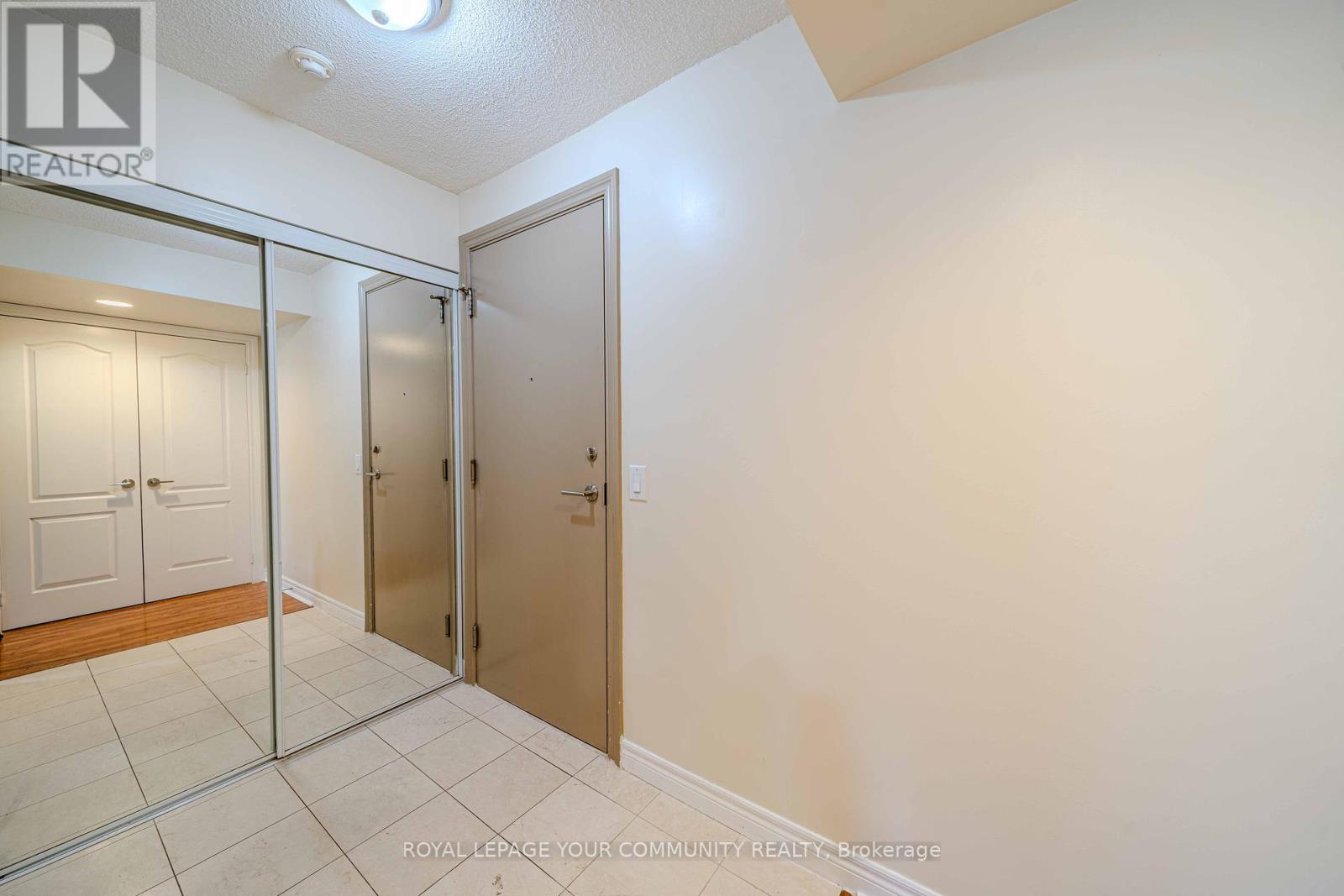 705 - 70 Town Centre Court, Toronto, Ontario  M1P 4Y7 - Photo 3 - E12283270