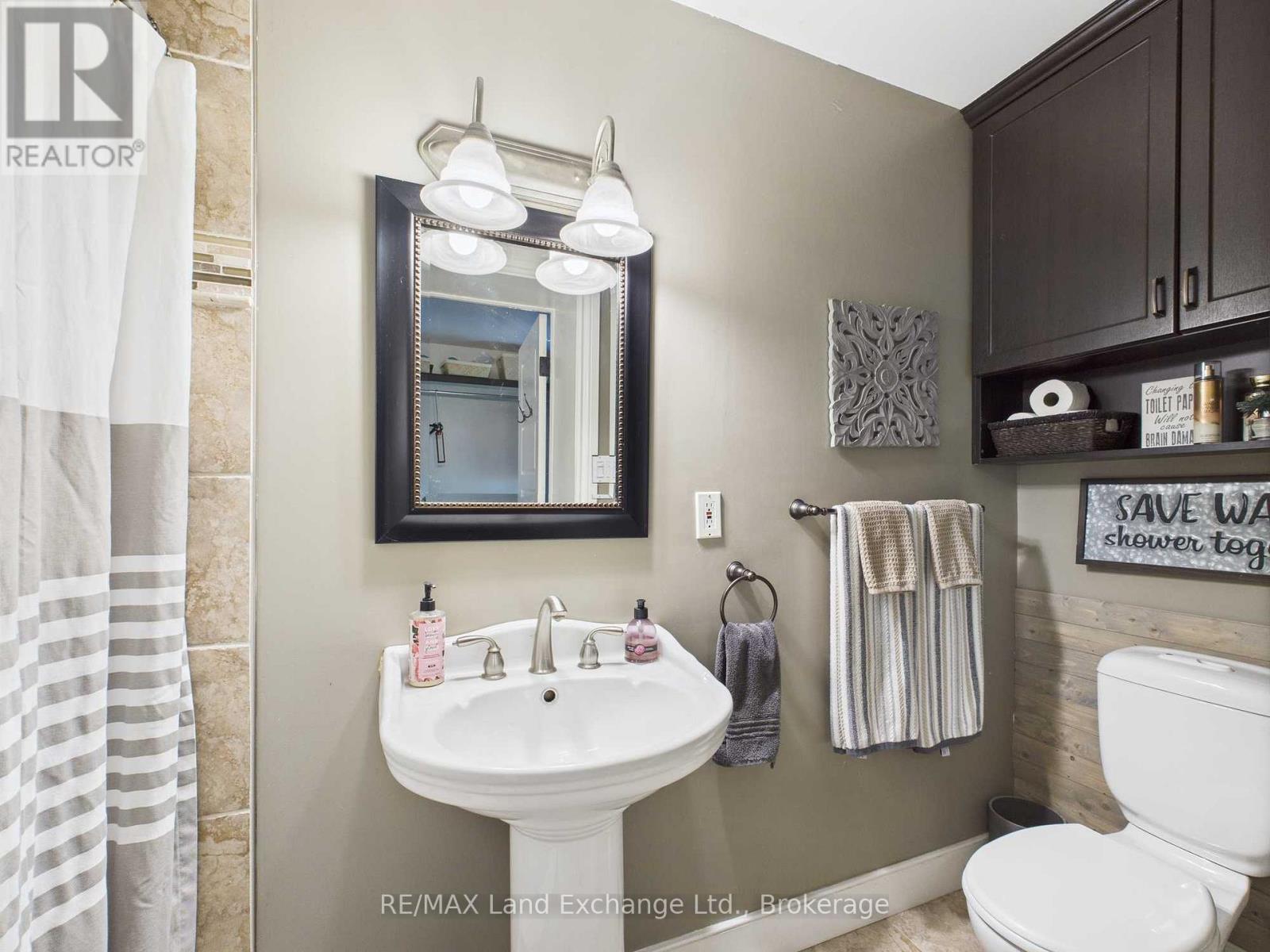 20 Queen Street, Huron-Kinloss, Ontario  N0G 2R0 - Photo 18 - X12283373