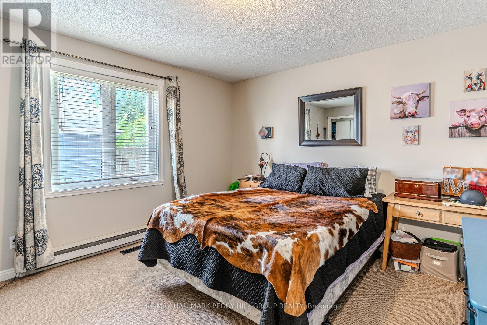 884 Maplewood Drive, Innisfil, Ontario  L9S 1Y7 - Photo 6 - N12283304
