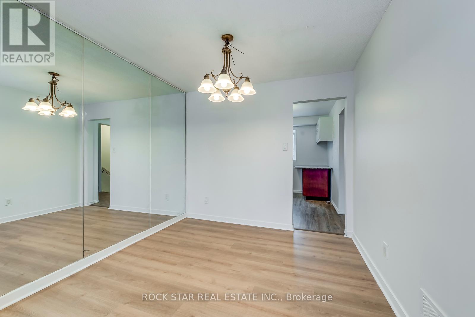 69 - 5 Moregate Crescent, Brampton, Ontario  L6S 3K9 - Photo 12 - W12283223