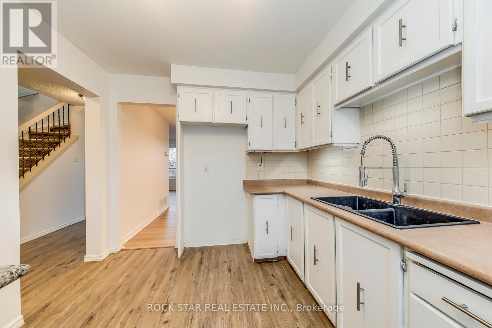 69 - 5 Moregate Crescent, Brampton, Ontario  L6S 3K9 - Photo 15 - W12283223