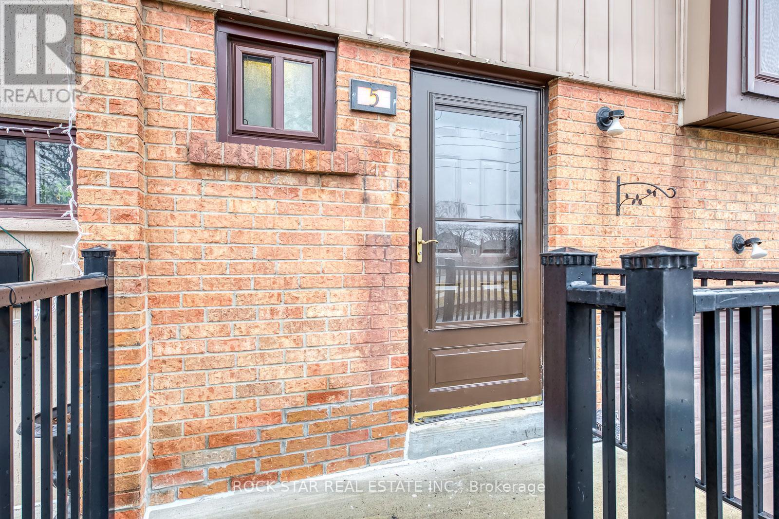 Property at 69 - 5 MOREGATE CRESCENT image 3