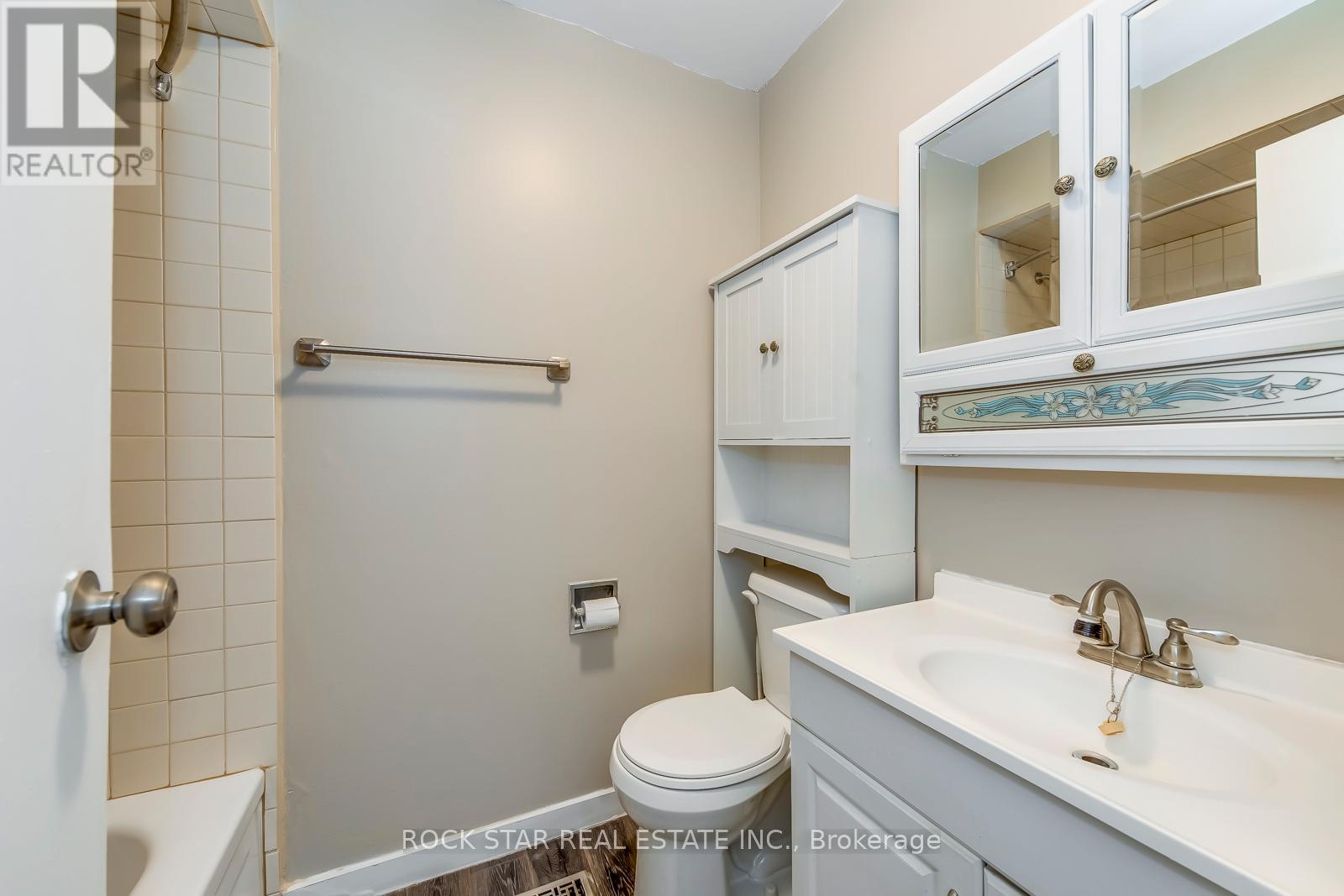 69 - 5 Moregate Crescent, Brampton, Ontario  L6S 3K9 - Photo 31 - W12283223