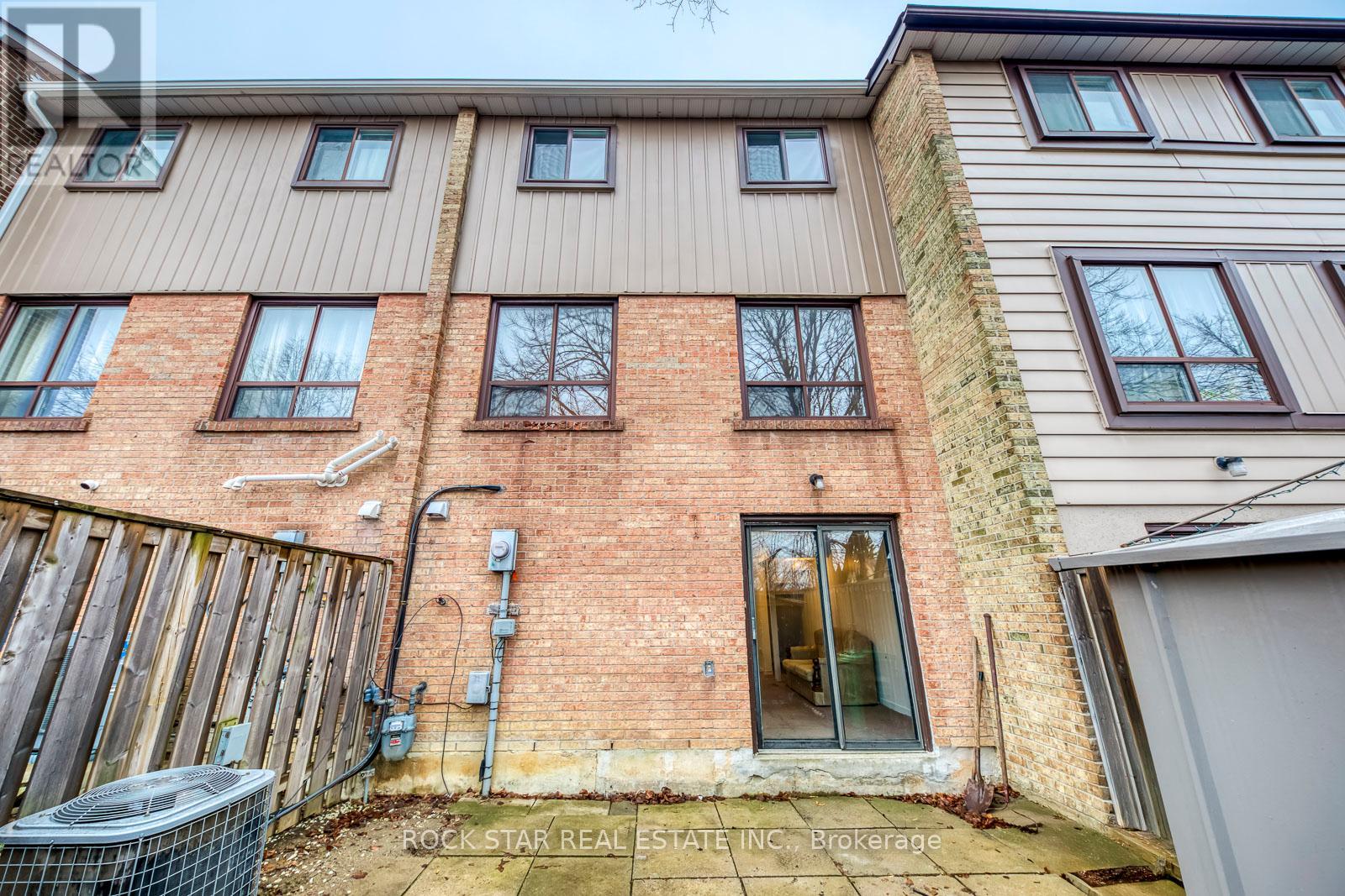 69 - 5 Moregate Crescent, Brampton, Ontario  L6S 3K9 - Photo 35 - W12283223