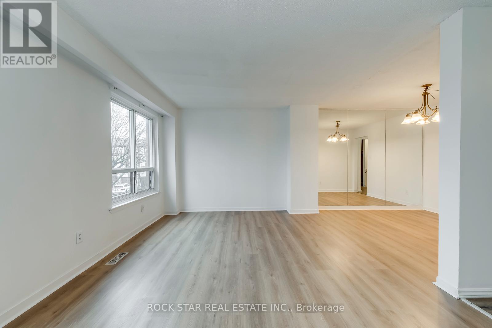 69 - 5 Moregate Crescent, Brampton, Ontario  L6S 3K9 - Photo 6 - W12283223