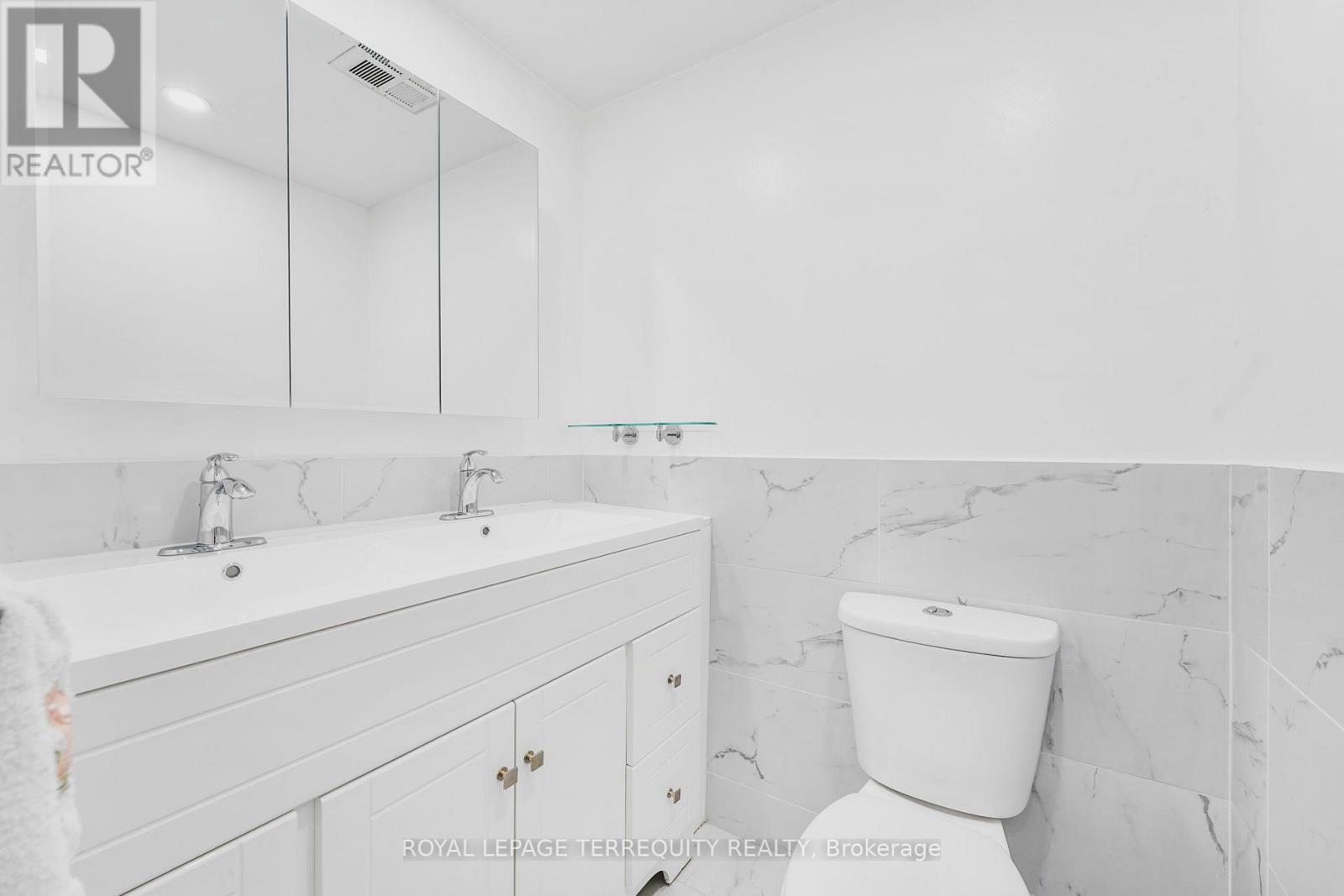 1702 - 8 Lisa Street, Brampton, Ontario  L6T 4S6 - Photo 19 - W12283284
