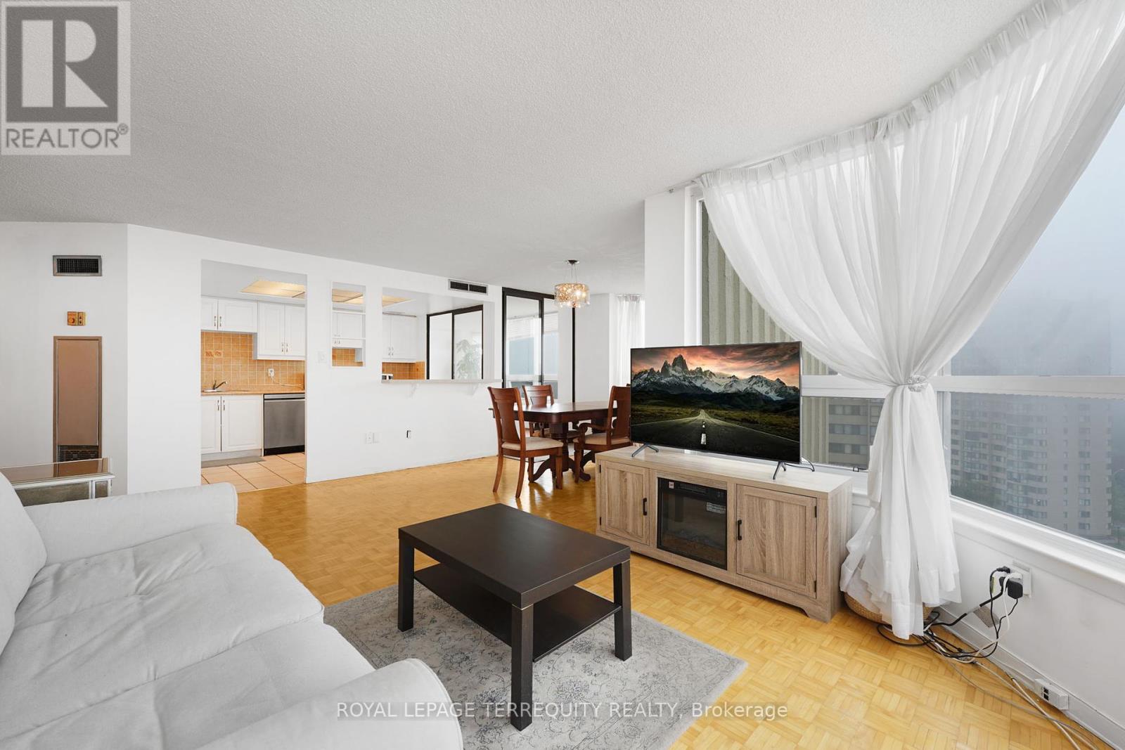 1702 - 8 Lisa Street, Brampton, Ontario  L6T 4S6 - Photo 6 - W12283284