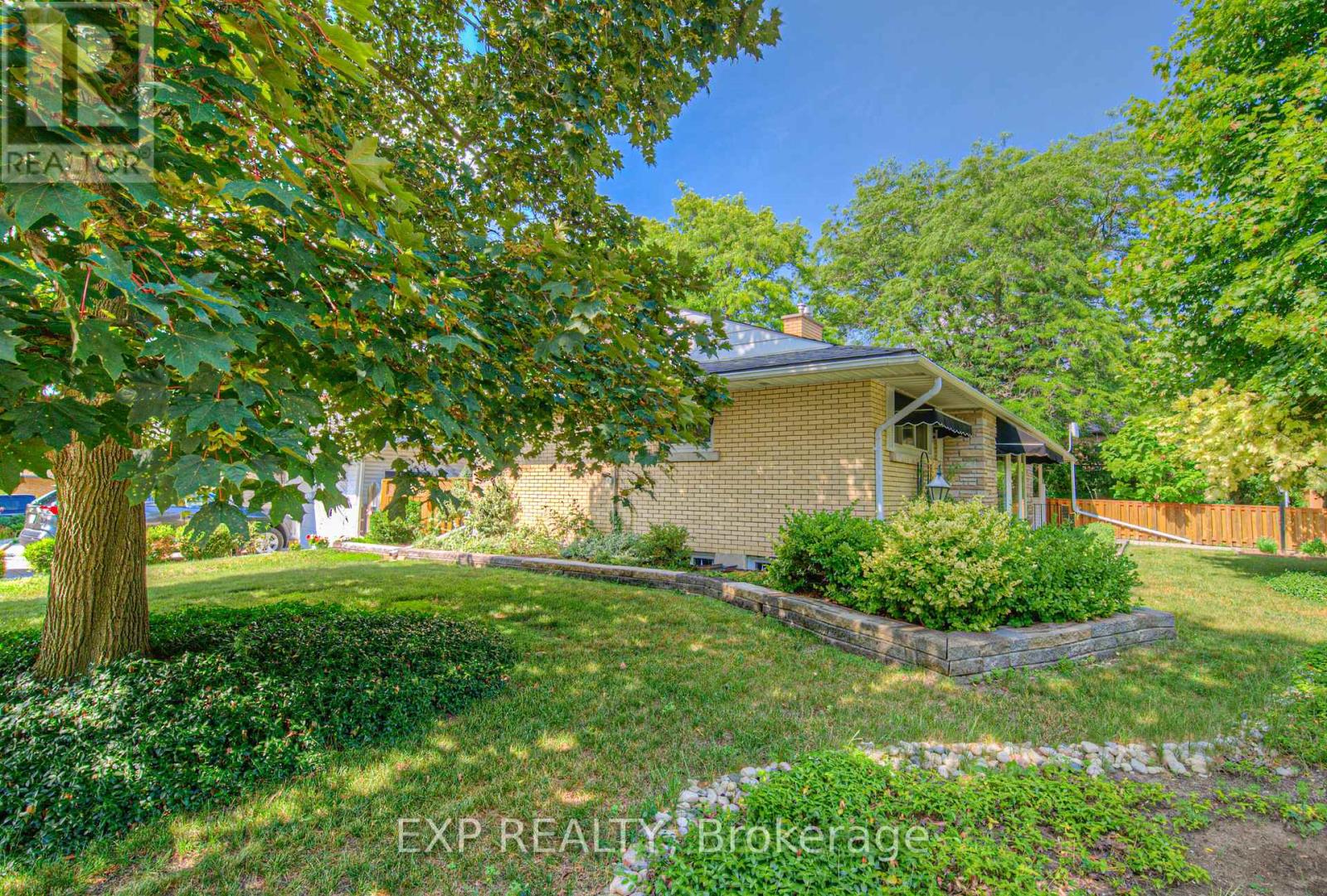 Property at 56 CARDINAL CRESCENT S image 5