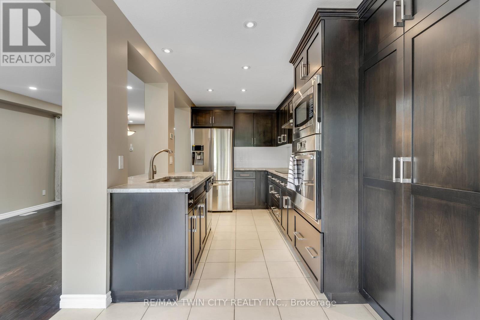 Property at 448 STARWOOD DRIVE image 4