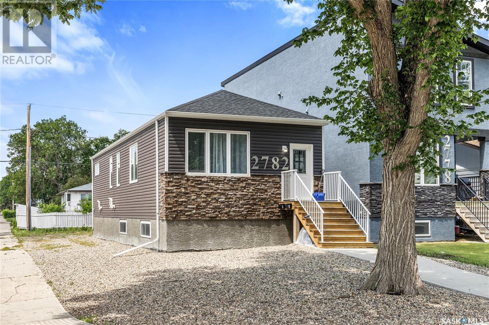 Property at 2782 Francis STREET image 2