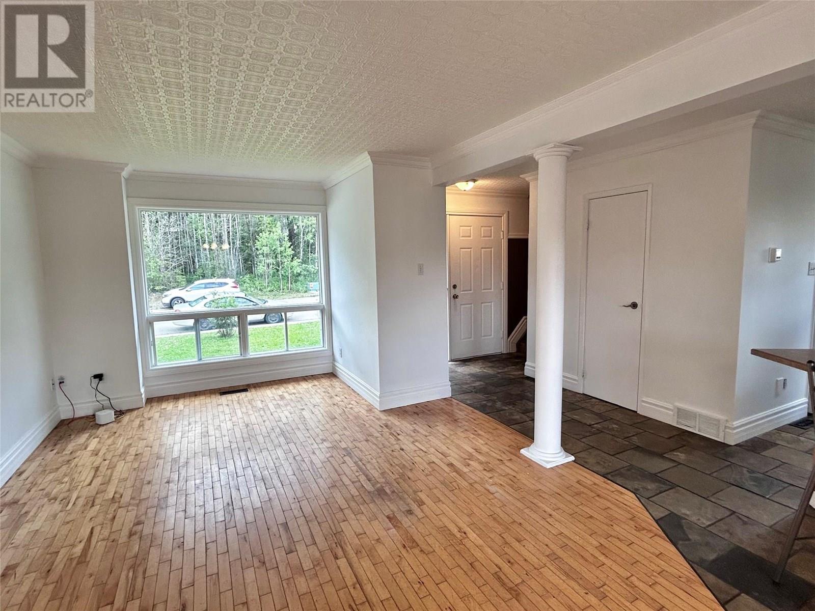 Property at 171 Murray Drive image 4