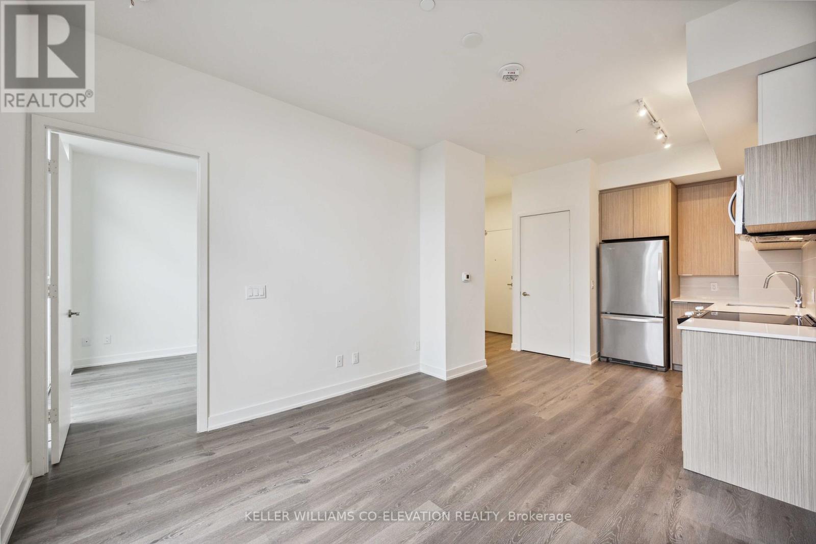 Property at 104 - 10 DEERLICK COURT image 5