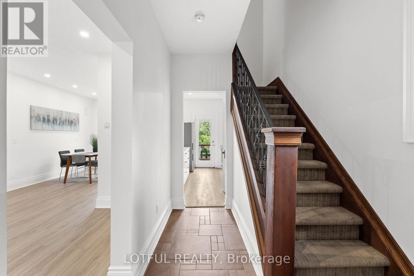 45 Hampton Avenue, Ottawa, Ontario  K1Y 0N1 - Photo 3 - X12283410